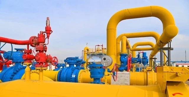 卡塔尔部长:与中国签署27年“最长期”液化天然气供应协议！